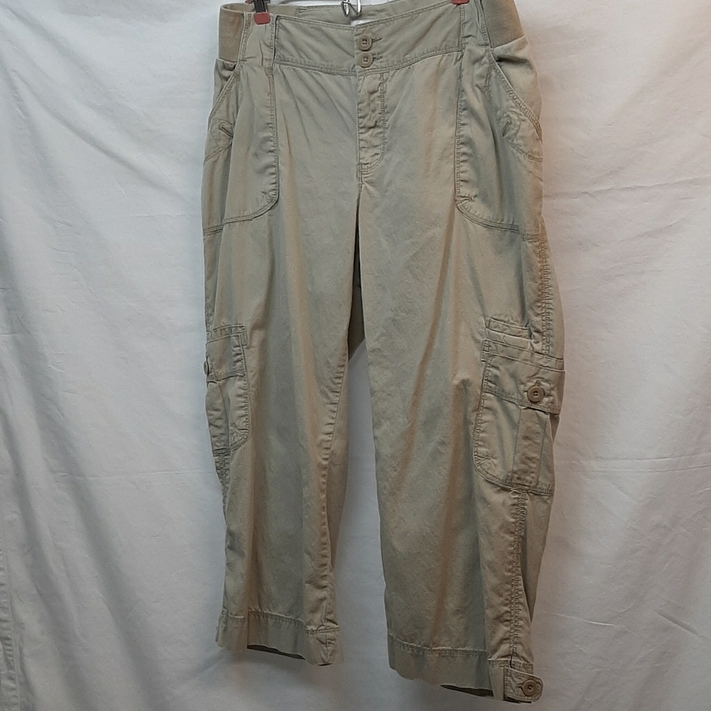 Super comfortable Maternity Capri Pants Sz 10